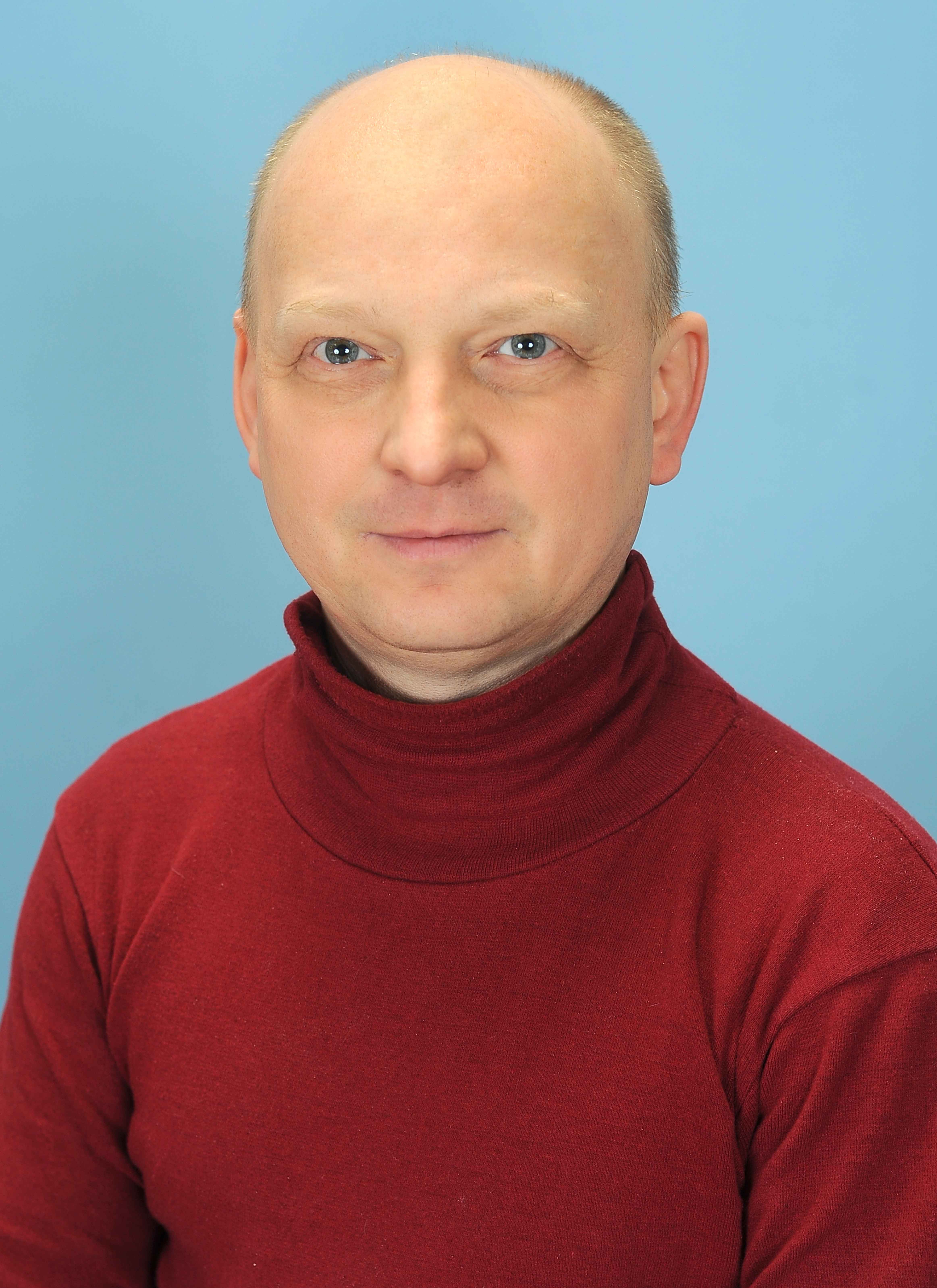 Новиков Роман Николаевич.